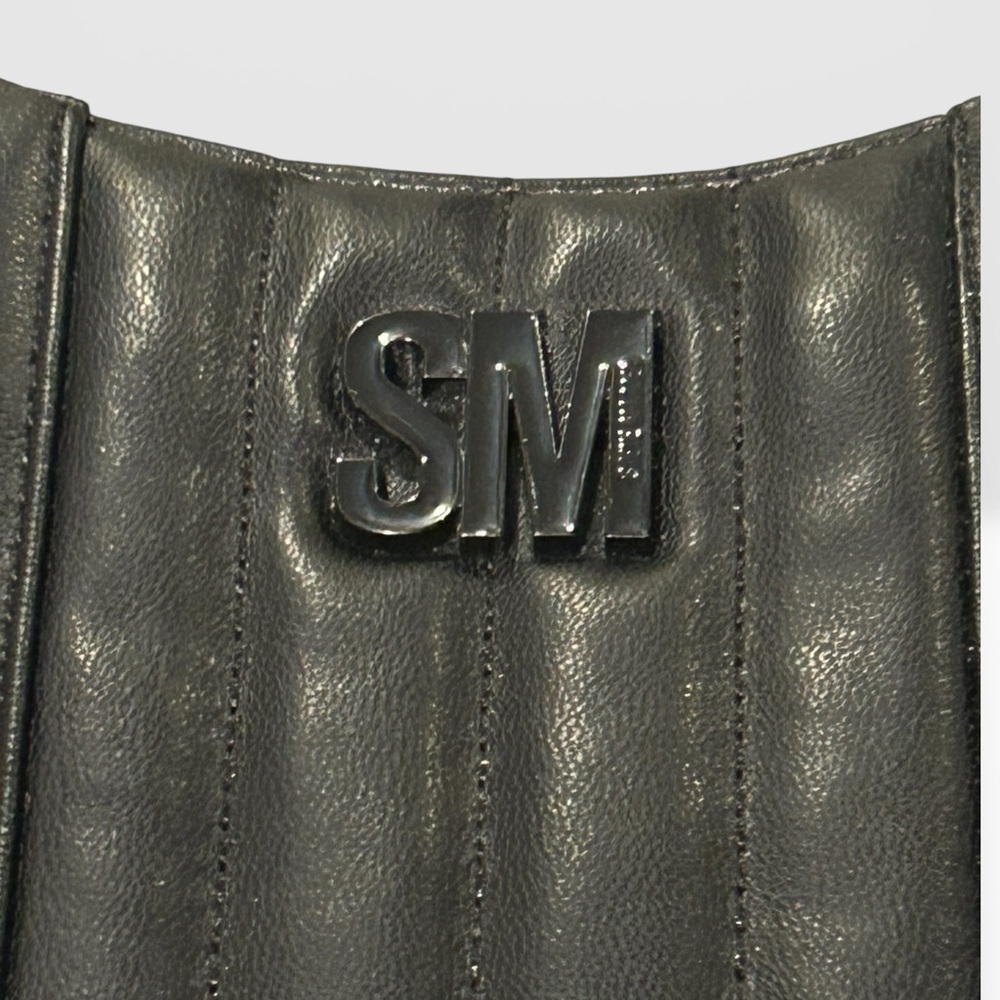 Steve Madden quilted front crossbody purse with chain & logo Strap - Picture 11 of 13